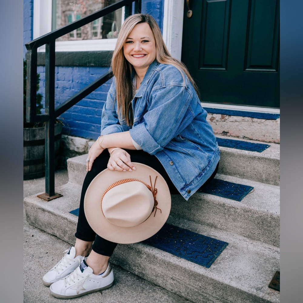 Meet your Posher, Ashley